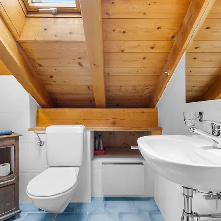 La Verne - Du - 9 Pers -