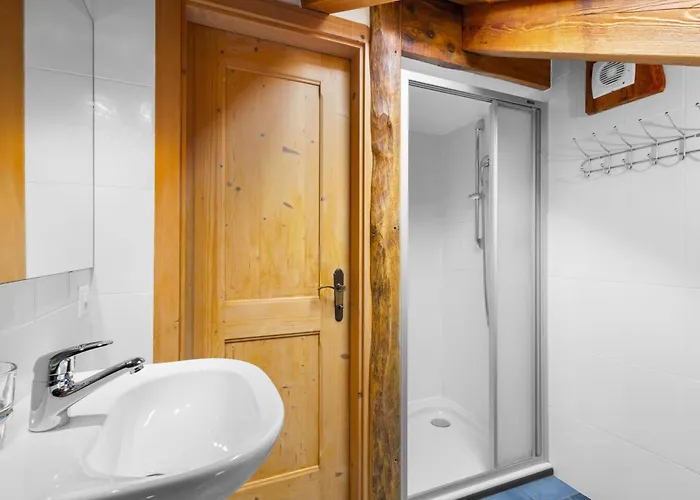 La Verne - Du - 9 Pers -